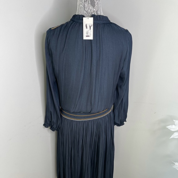 WILLIAM B Smocked Waist V Neck Midi Dress - Picture 10 of 10